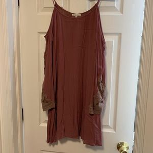 NWT Mauve Cold Shoulder Dress with Lace Design XL